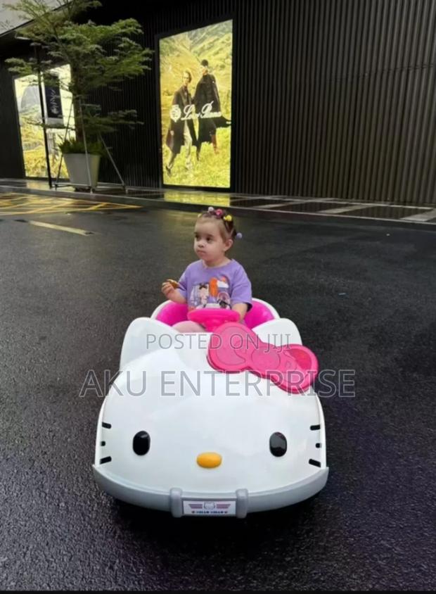 Hello Kitty Kids Rideon Car Remote Control · Photo 1
