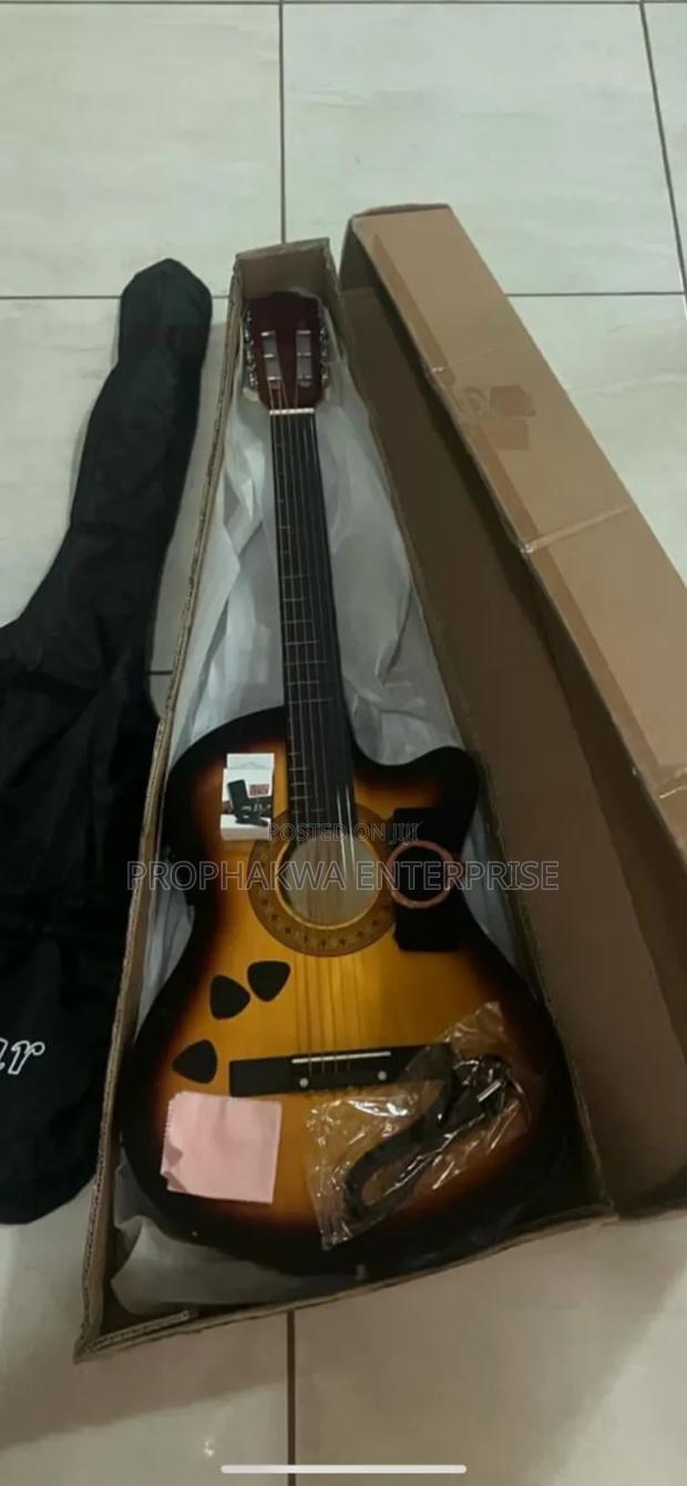 Semi Acoustic Guitar · Photo 3