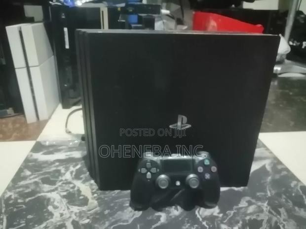 Ps4 Pro With FC27 +Other Games + 2 Controller · Photo 7