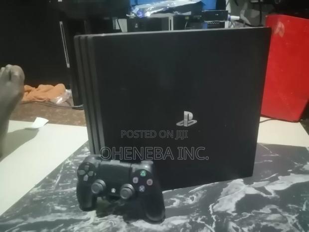 Ps4 Pro With FC27 +Other Games + 2 Controller · Photo 6