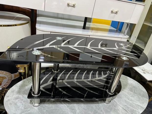 Leaf Style Center Table · Photo 1