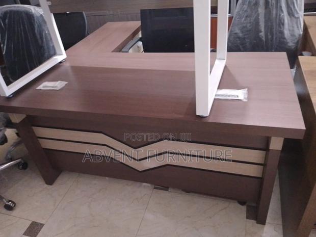 Executive Modern Desk (1.6m) · Photo 1