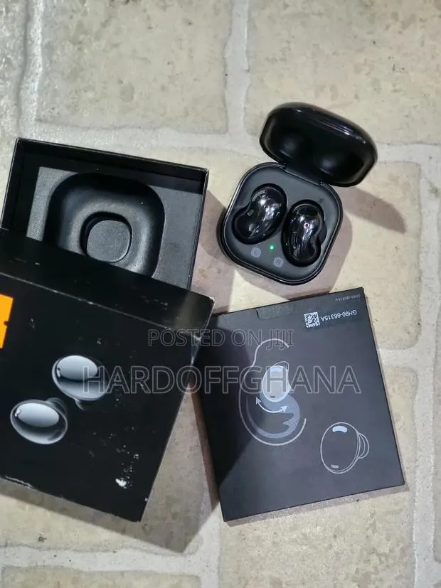 Samsung Galaxy Earbuds · Photo 1