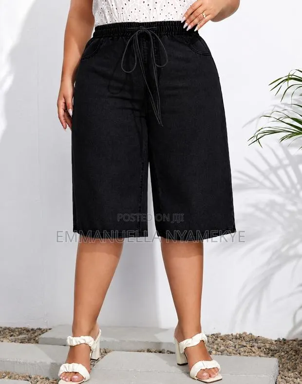 Front Tie Denim Jorts. · Photo 1