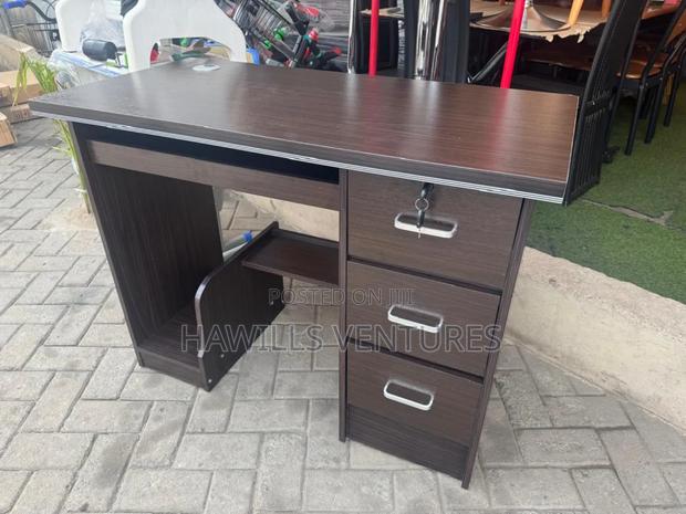 Desktop Desk /Table · Photo 1
