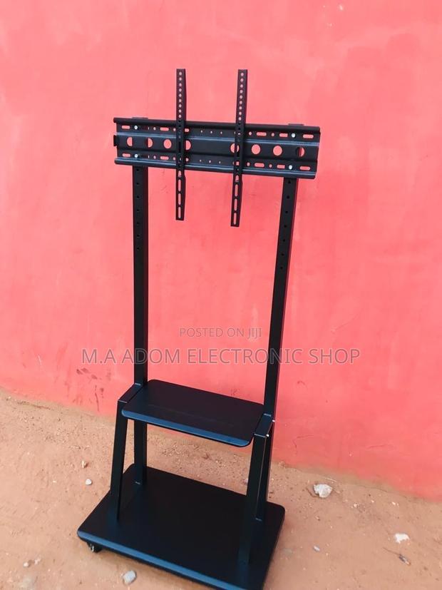 Standing Mobile Tv Cart 32 - 70 Inch · Photo 1