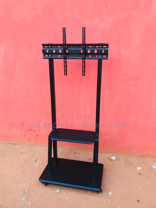 Roll Watch Tv Cart 32"-70" · Photo 1