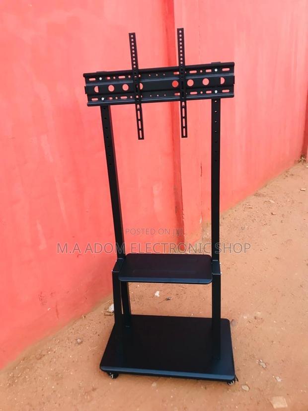Show Time Mobile Tv Cart for 32"-70" Led Tv · Photo 1