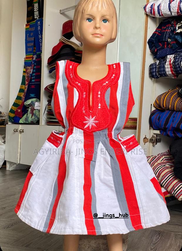Kids Smock- Female · Photo 1