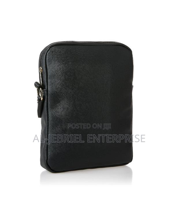 Guess Pu Saffiano Tablet Bag · Photo 2