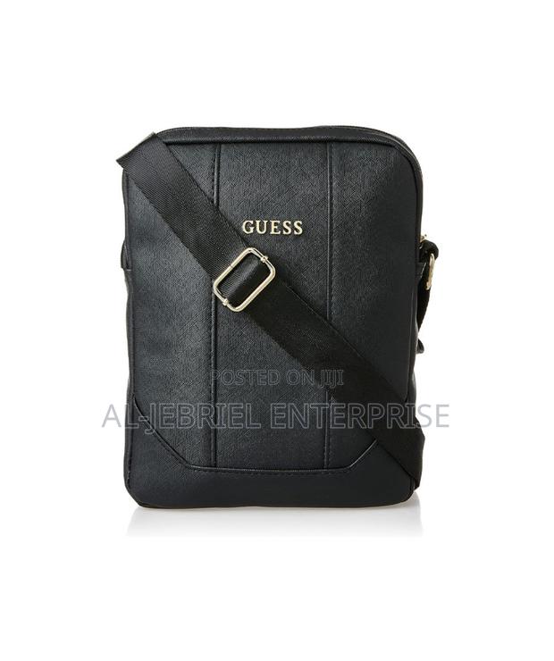 Guess Pu Saffiano Tablet Bag · Photo 1