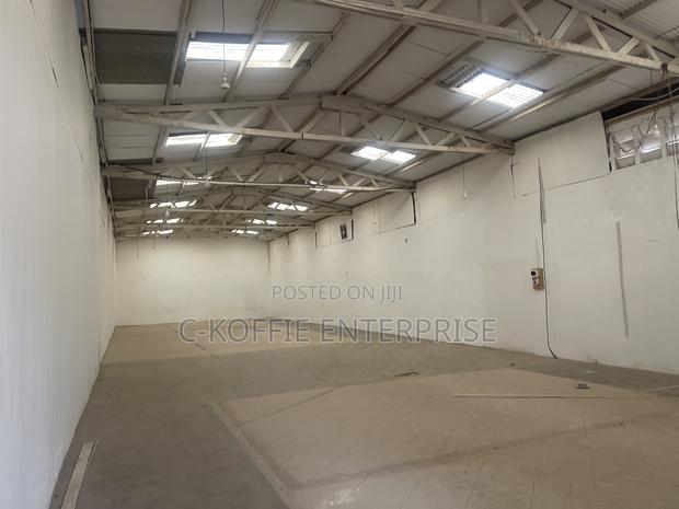 1000 SQM Warehouse at North Kaneshie for Rent · Photo 2