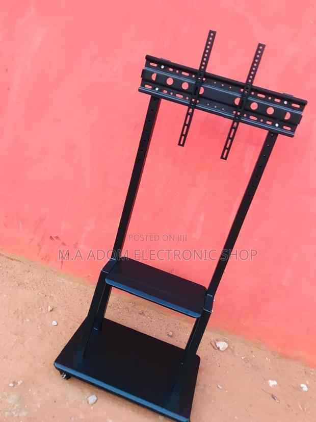 Freestanding Tv Display 32 70 Inch Move · Photo 1