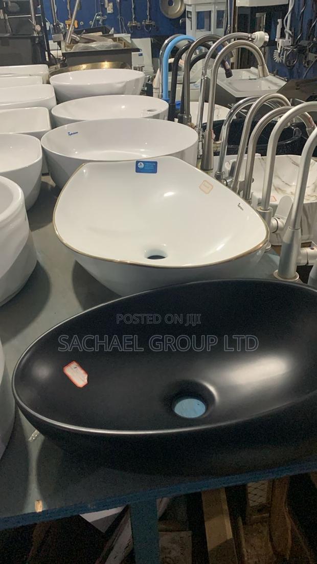 Counter Top Hand Ceramic Basin · Photo 1