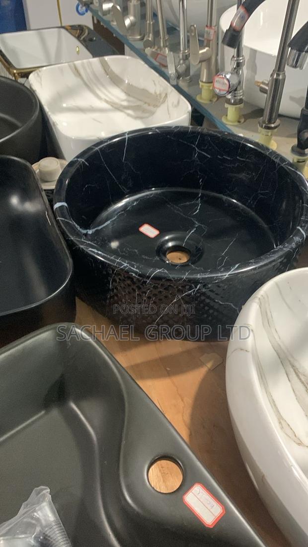 Counter Top Hand Ceramic Basin · Photo 2