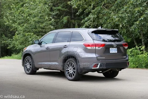Toyota Highlander 2016-2020 Taillight Pair · Photo 1