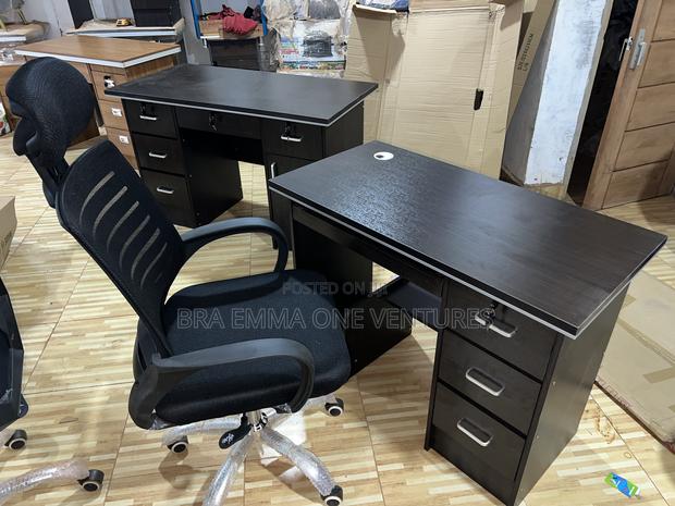 Brand New 100x50cm Computer Table and a Chair · Photo 1