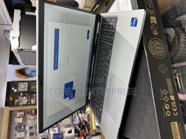 New Laptop Dell Precision 3580 32GB Intel Core i7 SSD 512GB · Photo 2