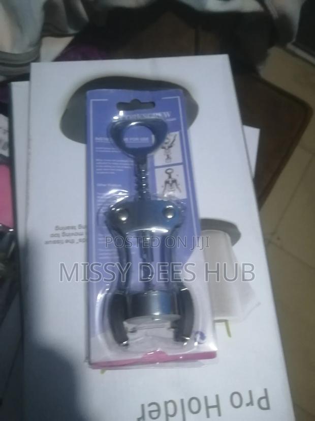 Multifunctional Corkscrew · Photo 2