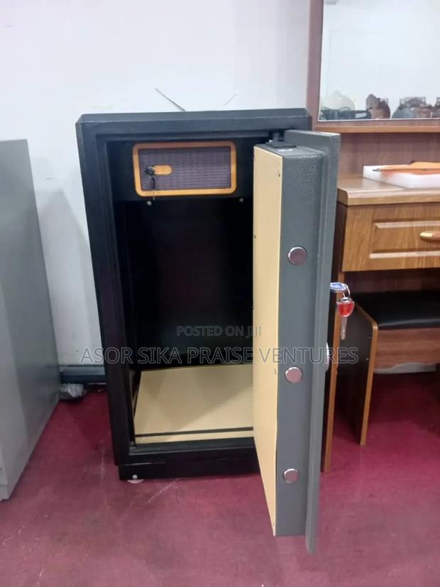 Money Safe · Photo 1