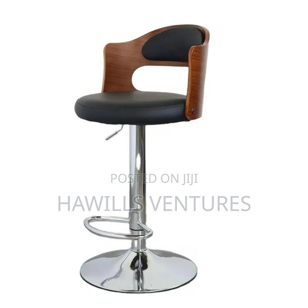 Adjustable High Stool · Photo 1