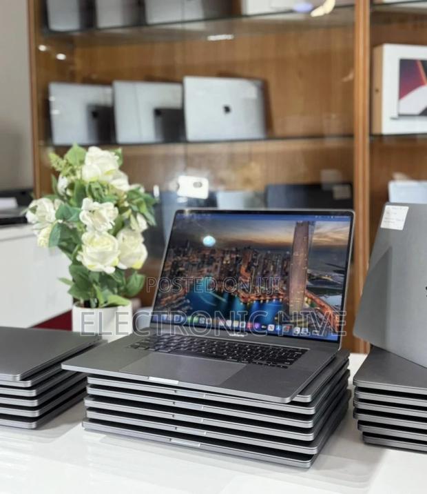 Laptop Apple MacBook Pro 2019 16GB Intel Core i7 SSD 512GB · Photo 2