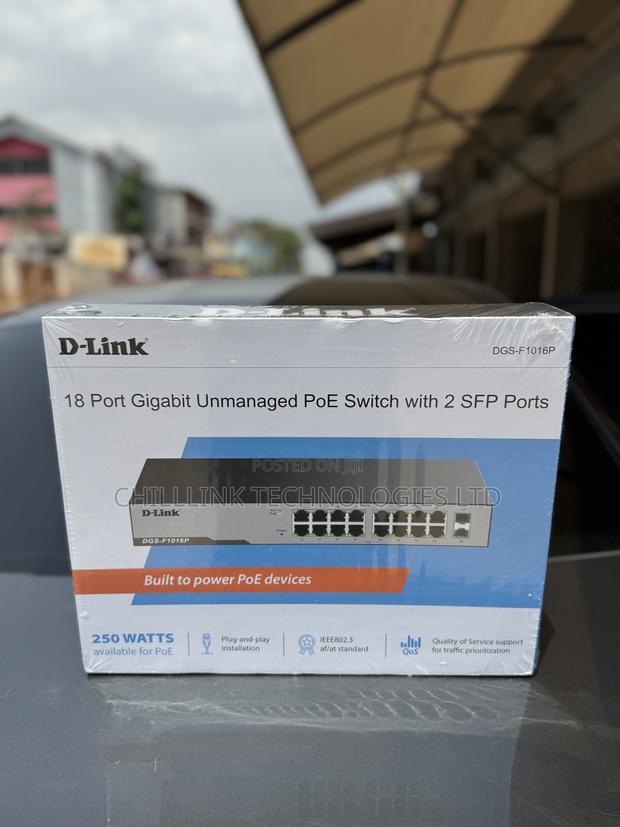 D-Link 16 Port Gigabit Unmanaged Poe Switch 2 SFP Ports · Photo 3