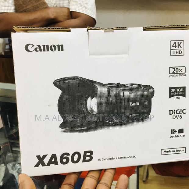 Canon Video Camera Xa60b With Handle · Photo 1