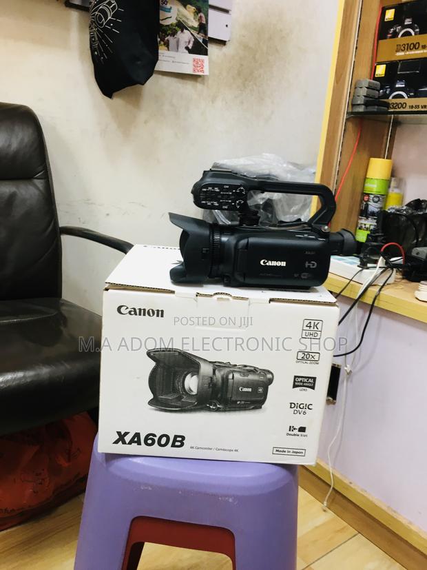 Camcorder With Professional Input at Out Out · Photo 1