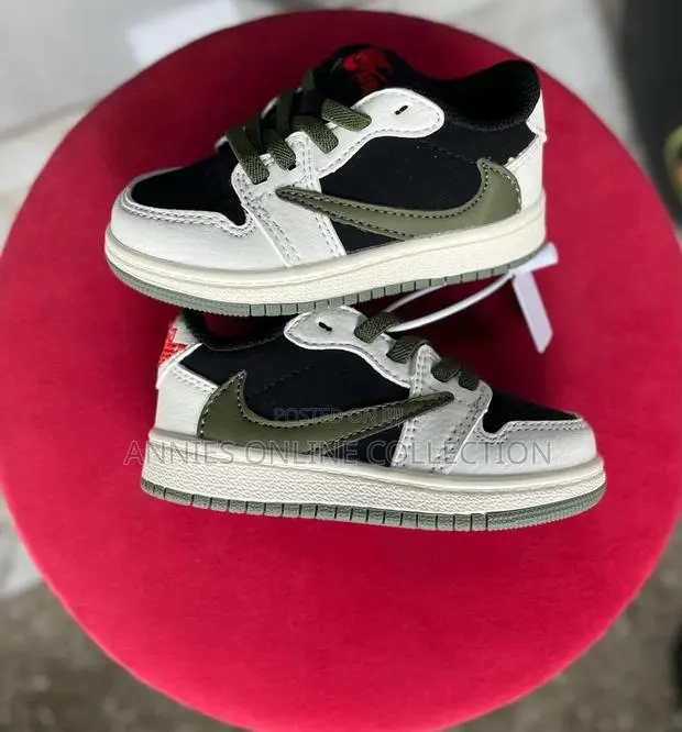 Quality Kids Sneakers (25 -35) · Photo 3