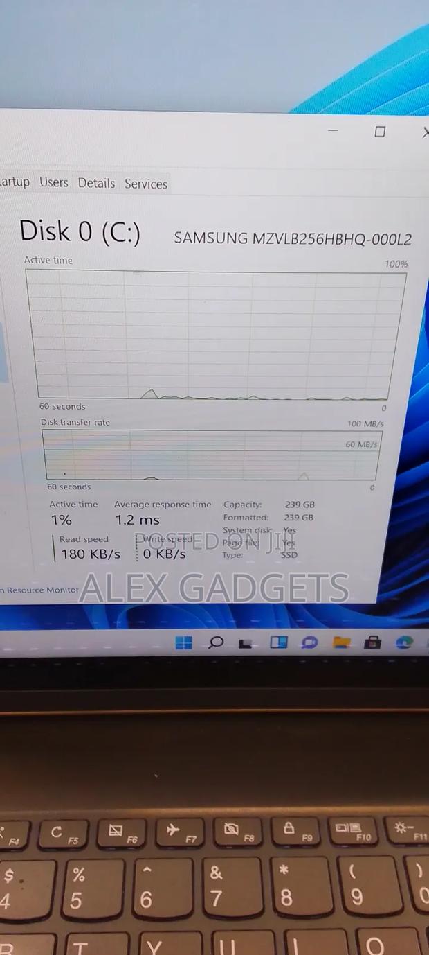 Laptop Lenovo Yoga C740 12GB Intel Core I5 SSD 256GB · Photo 3