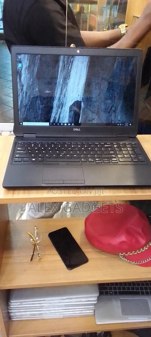 Laptop Dell Latitude 5580 8GB Intel Core I7 SSD 512GB · Photo 2