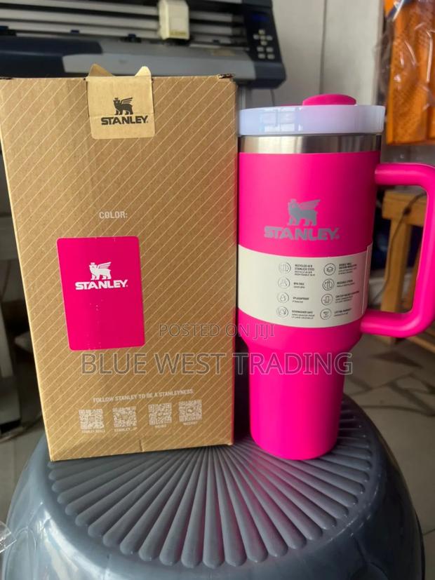 Stanley Cup Pink · Photo 1