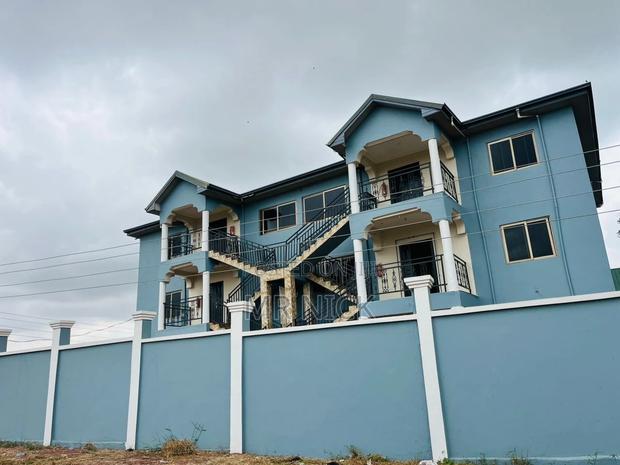 18bdrm House in Kumasi Metropolitan for sale · Photo 2