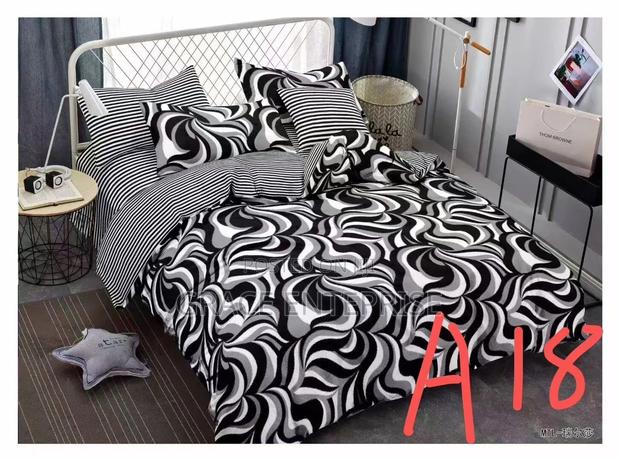 Ultra Modern 2 Bedsheets 4 Pillowcases · Photo 1