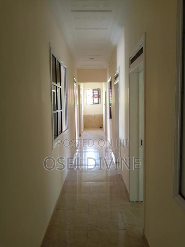Elegant 3 Bedrooms Self Compound · Photo 3