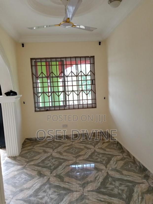 Elegant 3 Bedrooms Self Compound · Photo 7
