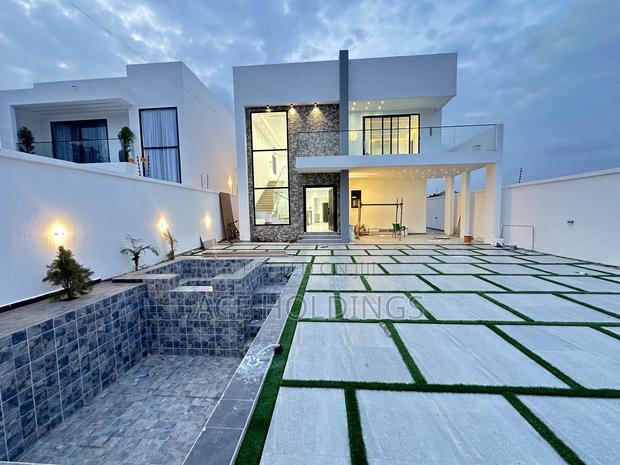 5bdrm House in Nmai Dzorn for sale · Photo 1