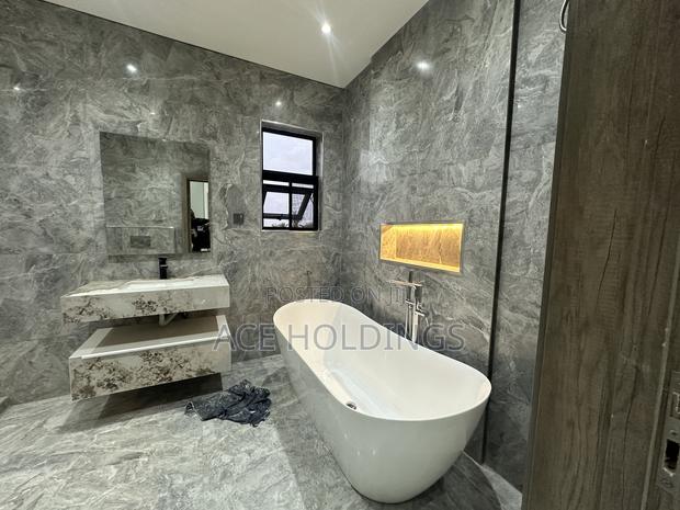 5bdrm House in Nmai Dzorn for sale · Photo 8