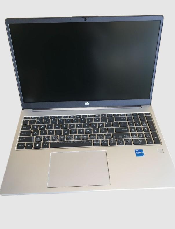 New Laptop HP 250 G10 8GB Intel Core i5 SSD 512GB · Photo 1
