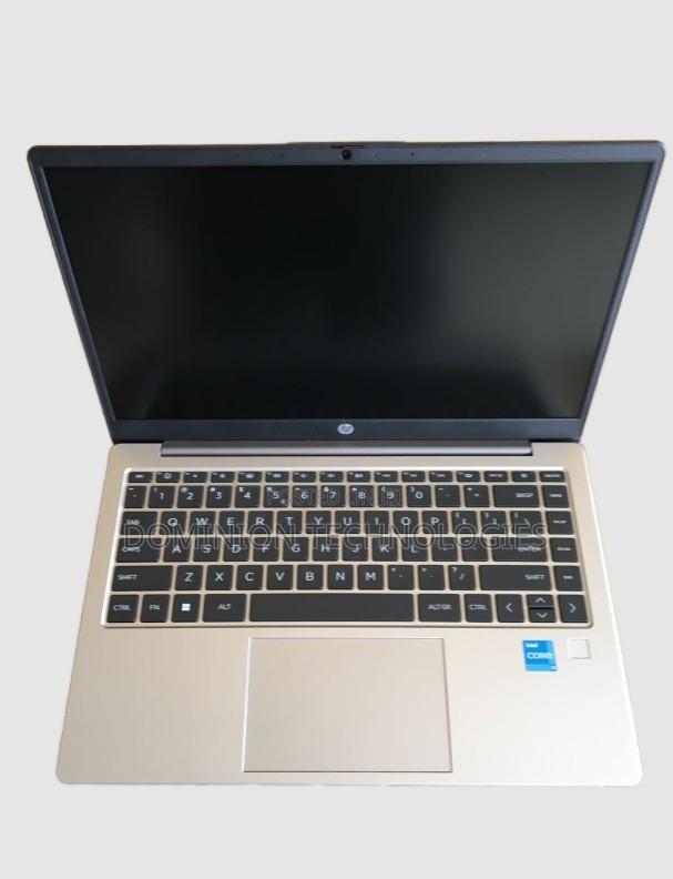 New Laptop HP 240 G9 8GB Intel Core i3 SSD 512GB · Photo 1