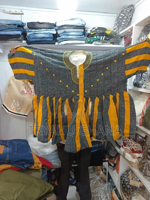 Discover the Timeless Elegance of Ghanaian Smocks · Photo 2