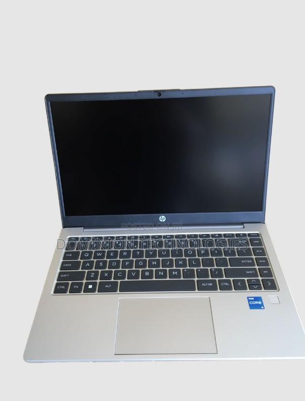 New Laptop HP 240 G9 8GB Intel Core i5 SSD 512GB · Photo 1