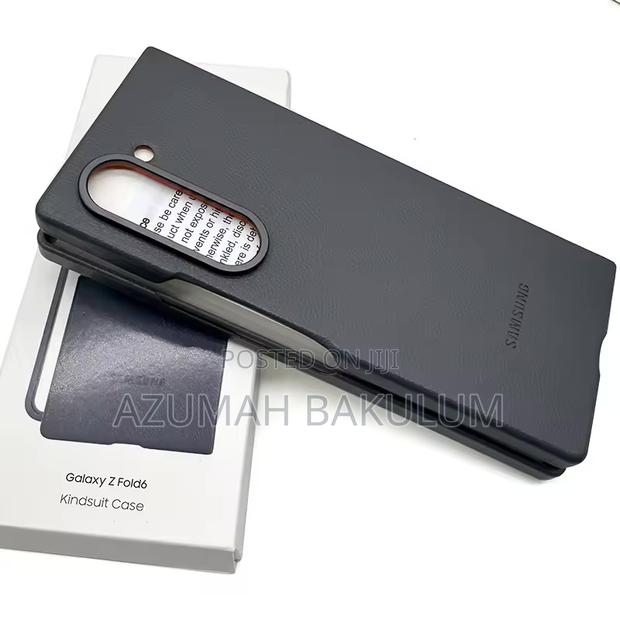 Samsung Galaxy Z Fold 6 Kindsuilt Leather Case · Photo 1