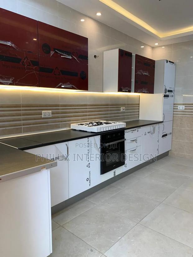 Kitchen Cabinet · Photo 2