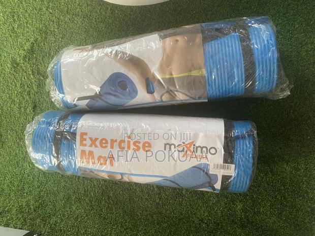 Thick Yoga Mat · Photo 1