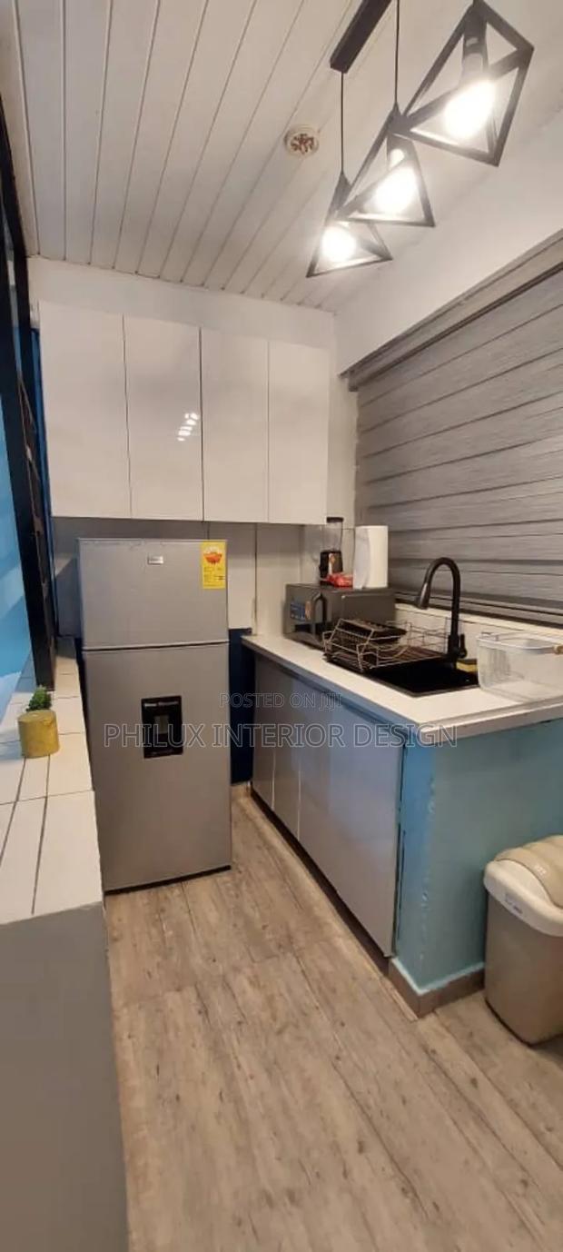 Kitchen Cabinet · Photo 7