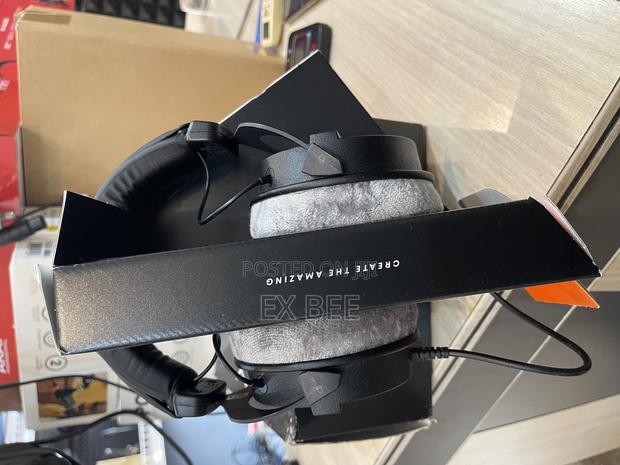 Beyerdynamic Dt 990 Pro Studio Headphones 250 Ohm · Photo 3