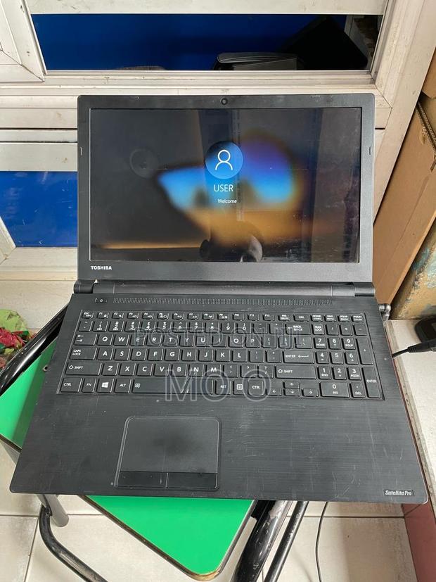 Laptop Toshiba Satellite Click 2 Pro 4GB Intel Core I5 HDD 500GB · Photo 1