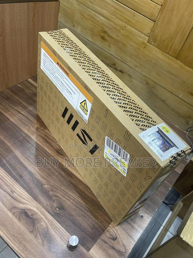 New Laptop MSI Katana 15 16GB Intel Core i7 SSD 512GB · Photo 5